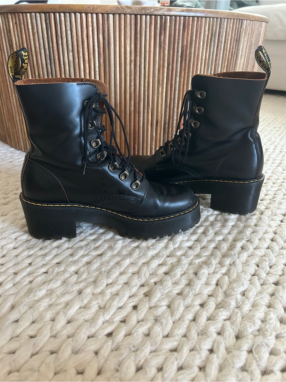 Dr. Martens LEONA WOMEN'S VINTAGE SMOOTH LEATHER HEELED BOOTS - Size 9 - Combat - Picture 2 of 10